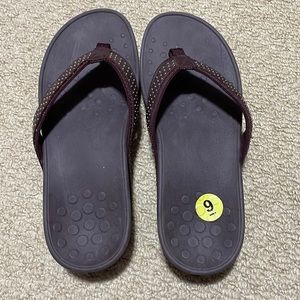 Vionic flip flops